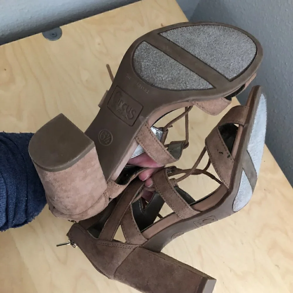 Circus by Sam Edelman Emilia Heeled Sandals Women's size 6.5 Tan Strappy Caged